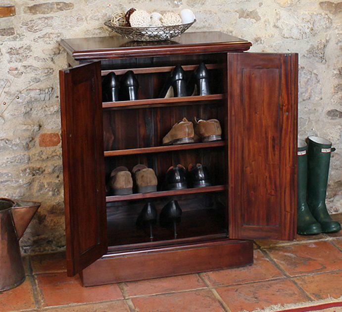 Hallway shoe storage unit