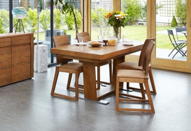 Oak Olten Extendable Dining Room Table